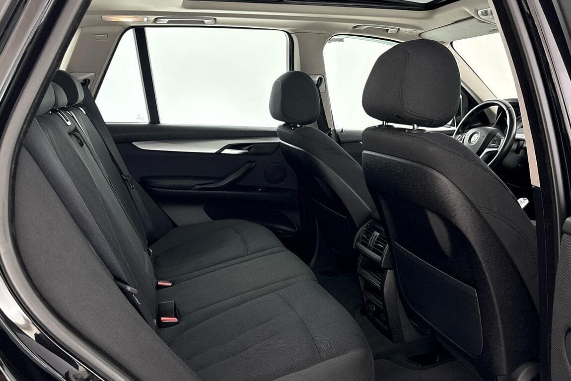2017 BMW X5 - 12