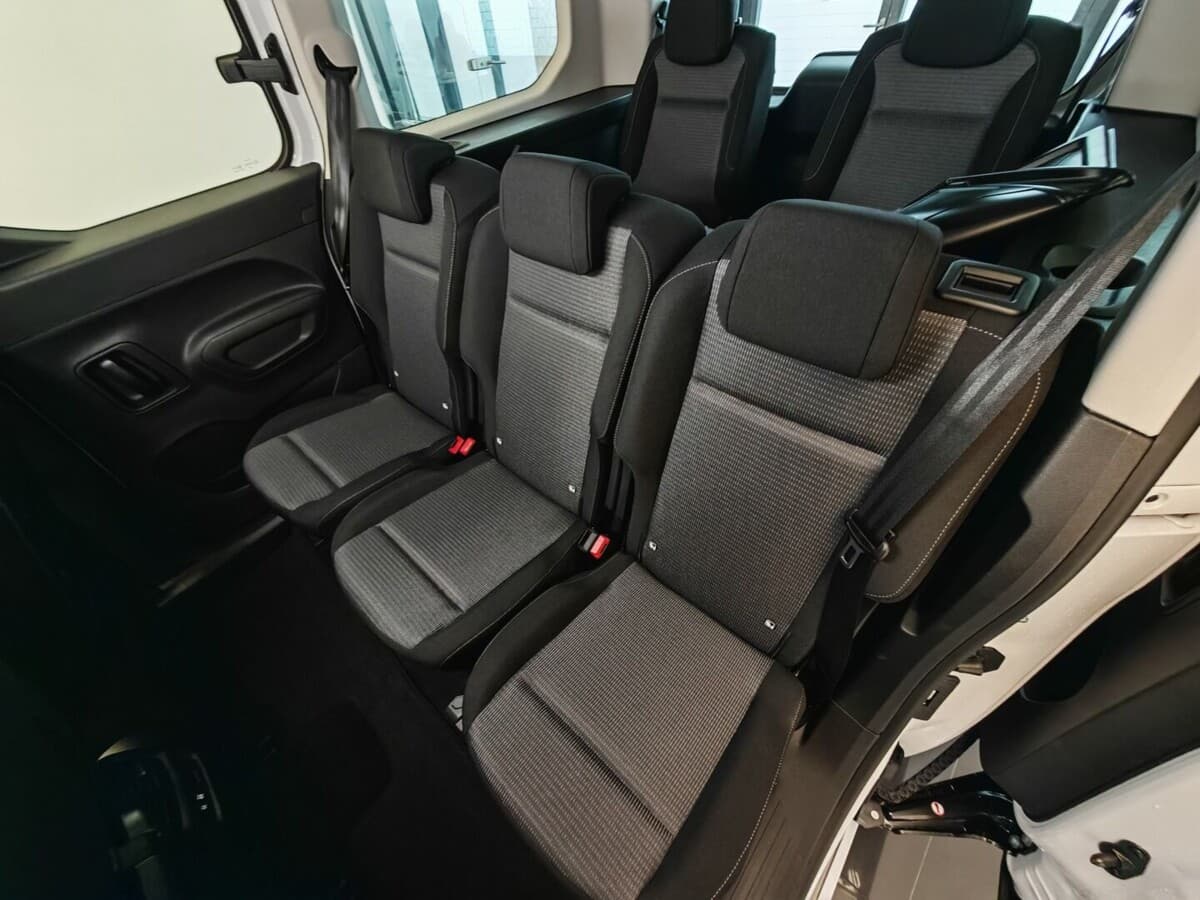 2025 Toyota PROACE - 13