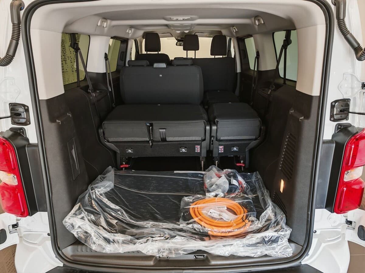 2025 Toyota PROACE - 8
