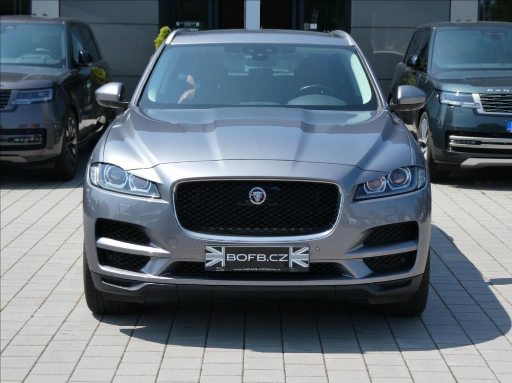 2019 Jaguar F-PACE - 4