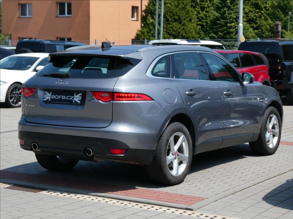 2019 Jaguar F-PACE - 7