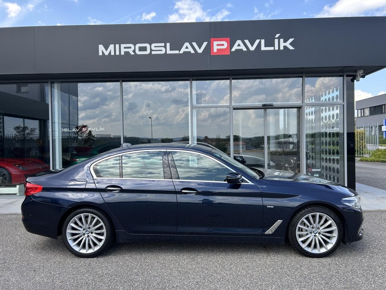 2017 BMW 5-SERIES - 4