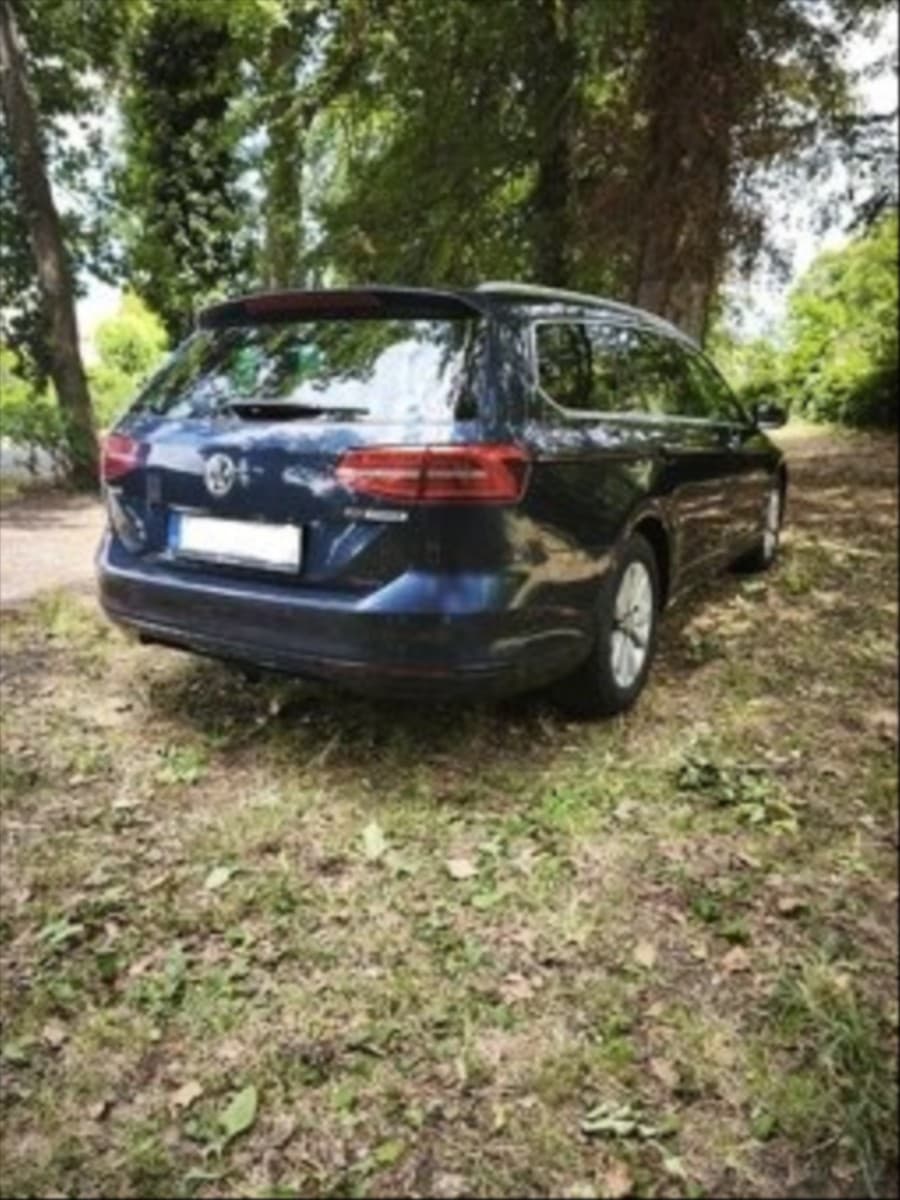 Volkswagen PASSAT - 3