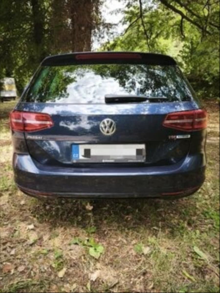 Volkswagen PASSAT - 4