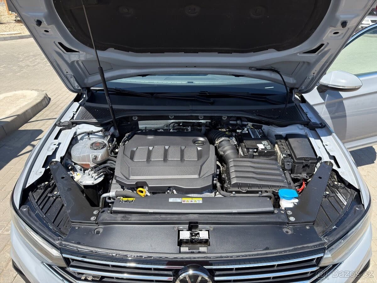 2023 Volkswagen PASSAT - 11