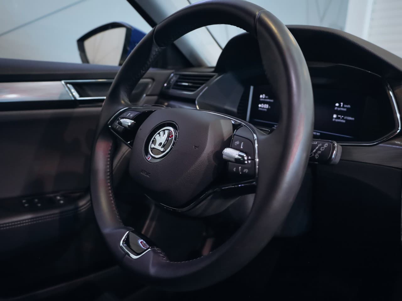 2023 Škoda SUPERB - 18