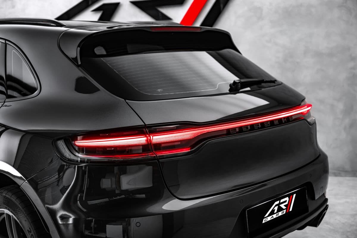 2021 Porsche MACAN - 10