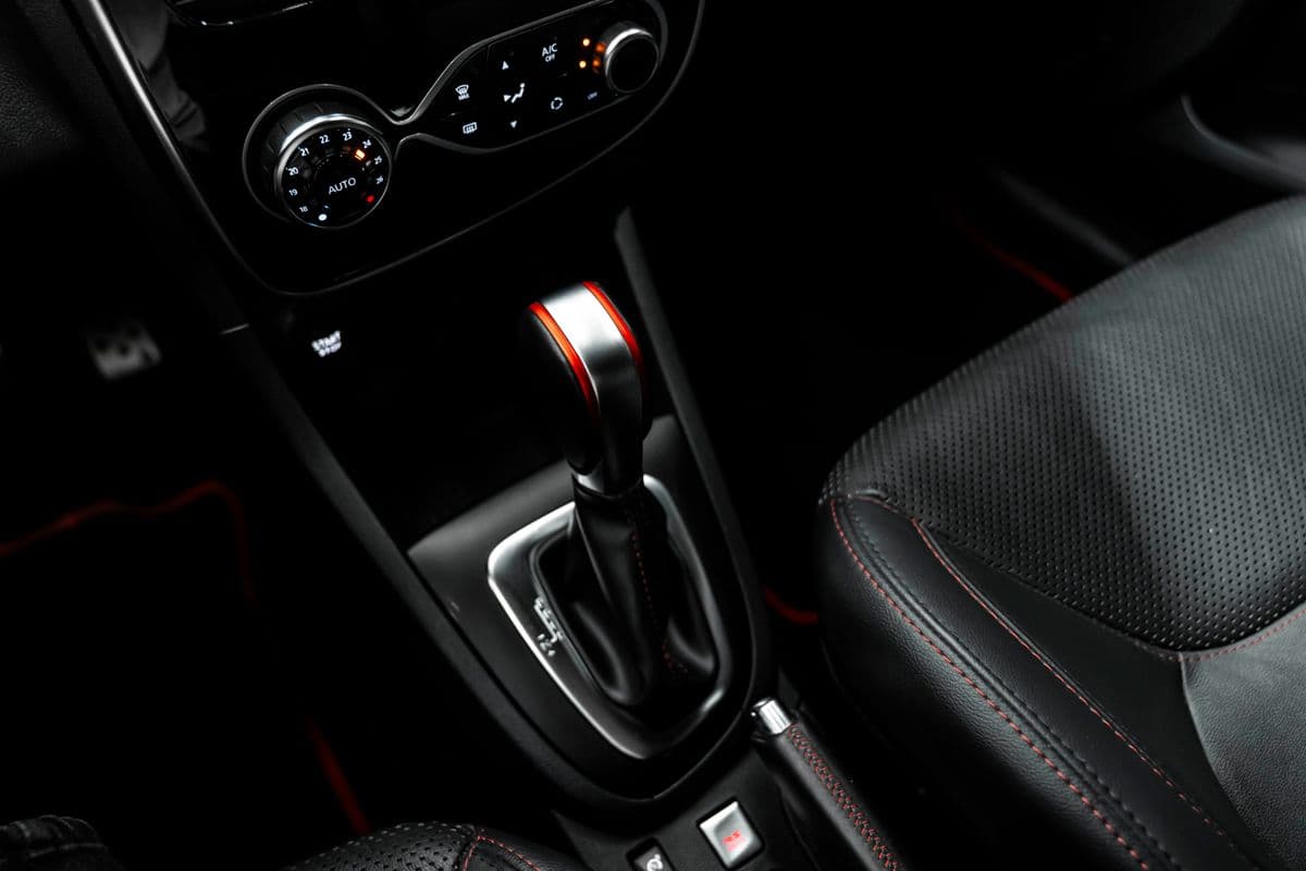 2016 Renault CLIO - 13