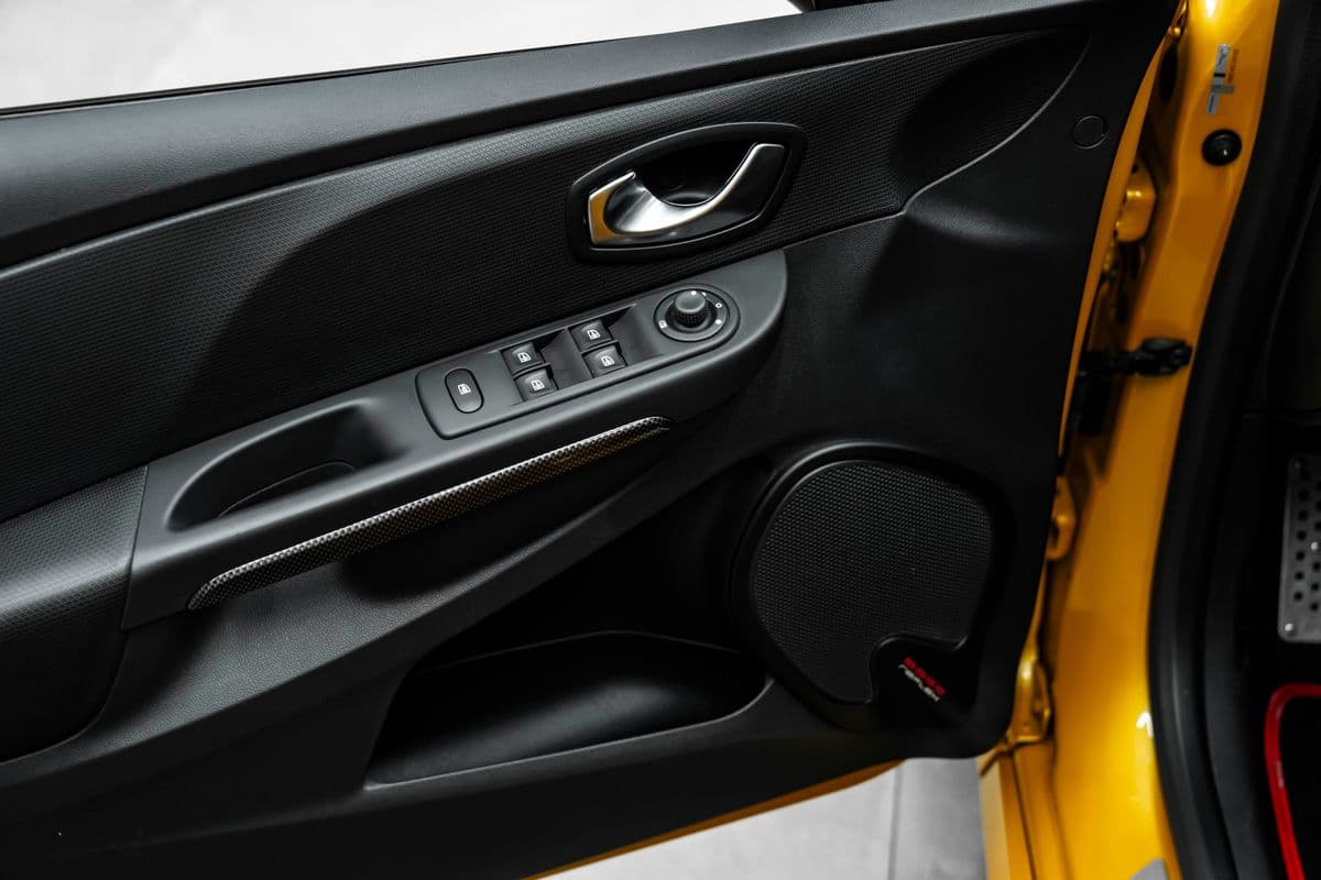 2016 Renault CLIO - 19