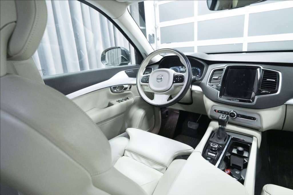 2016 Volvo XC90 - 12