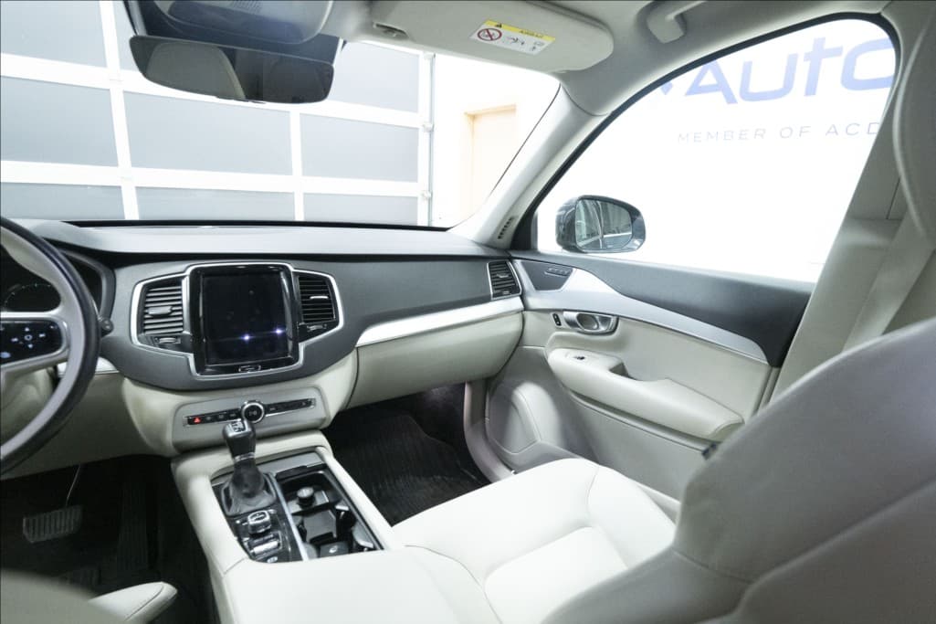2016 Volvo XC90 - 14