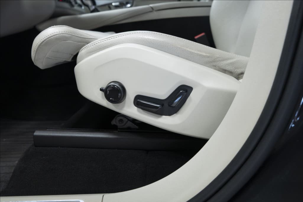 2016 Volvo XC90 - 17