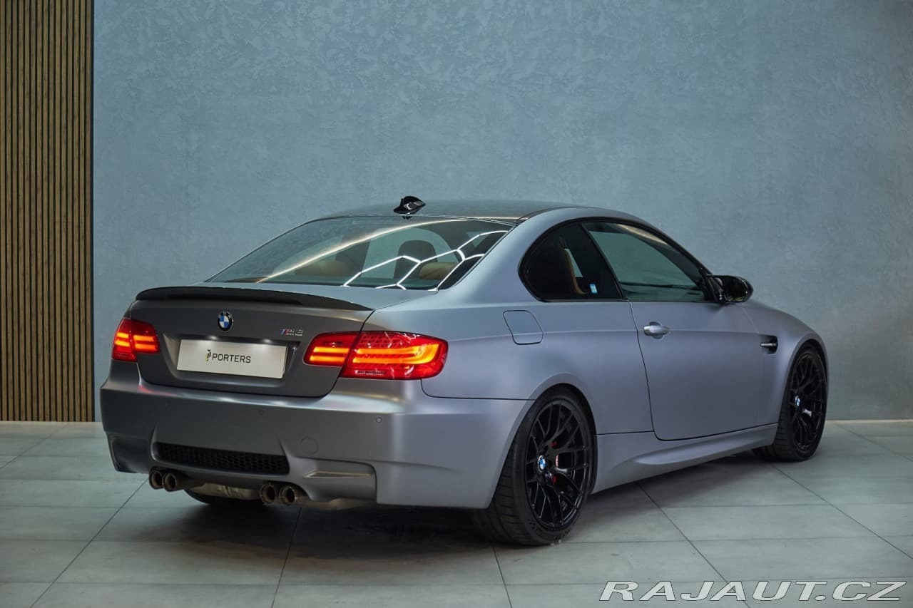 2010 BMW M3 - 12