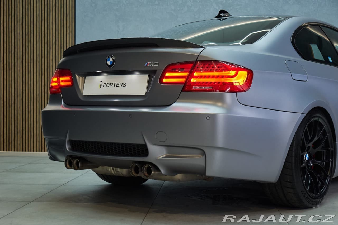 2010 BMW M3 - 13