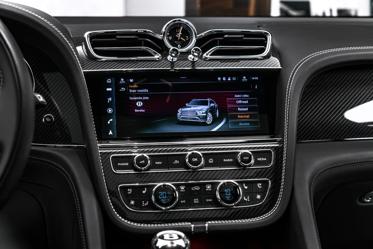 2021 Bentley BENTAYGA - 16