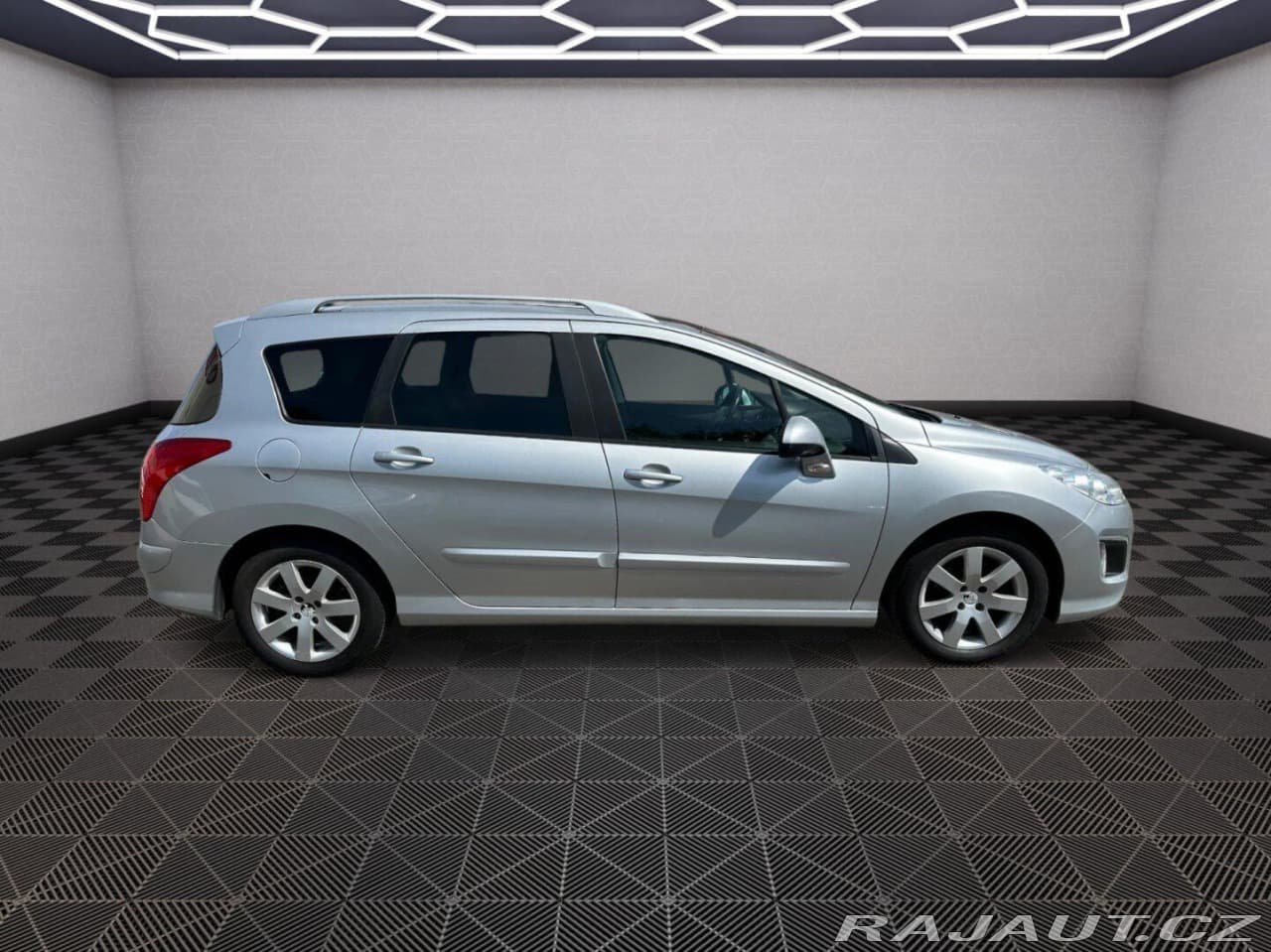 2013 Peugeot 308 - 8