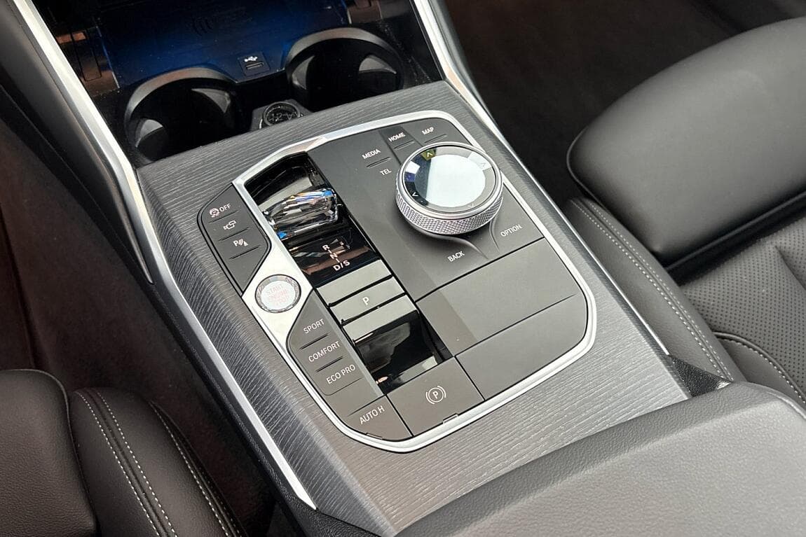2025 BMW 3-SERIES - 11