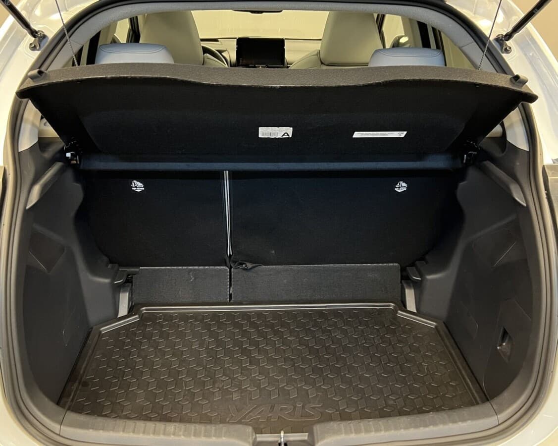 2023 Toyota YARIS - 14