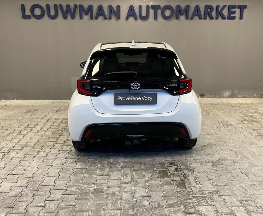 2023 Toyota YARIS - 17