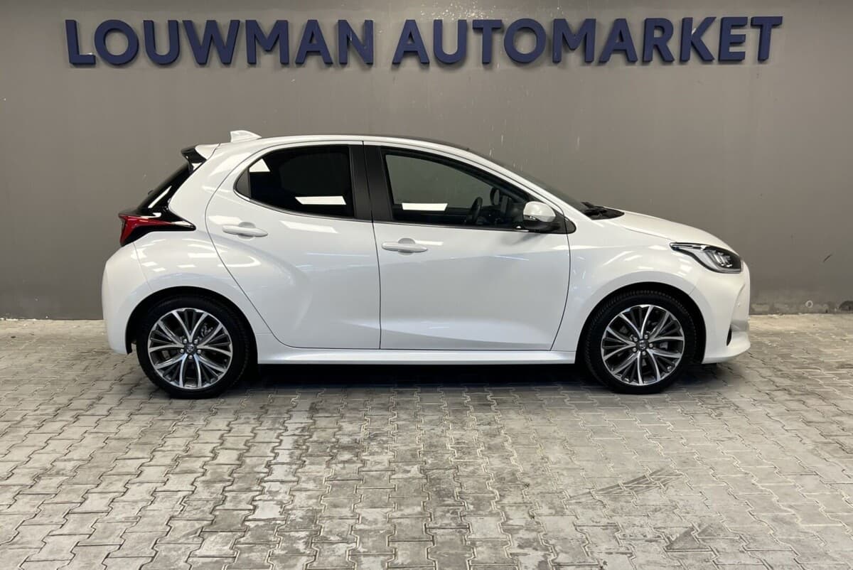 2023 Toyota YARIS - 19