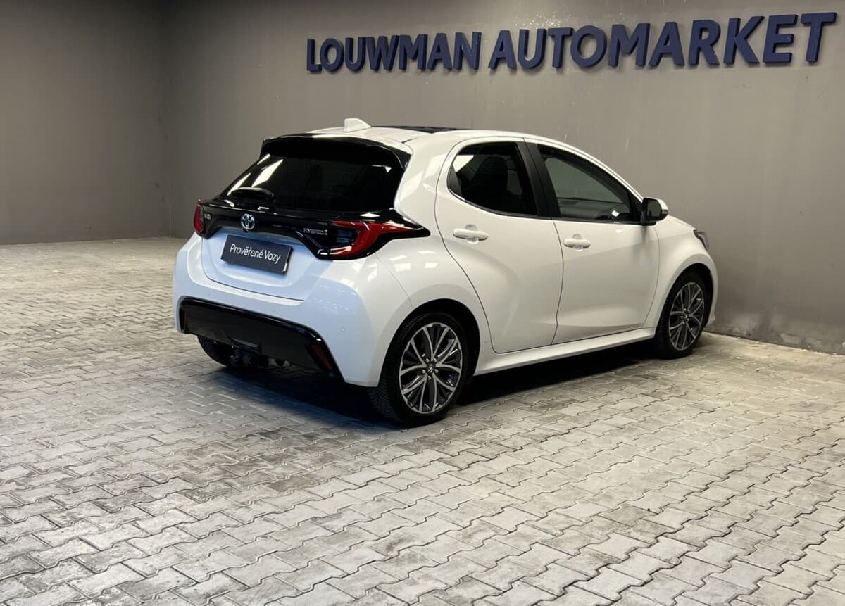 2023 Toyota YARIS - 2