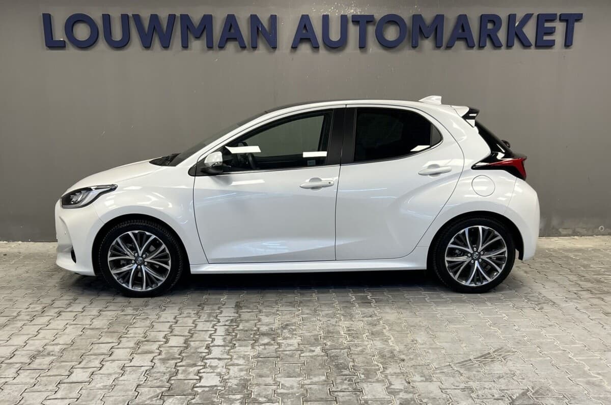 2023 Toyota YARIS - 3