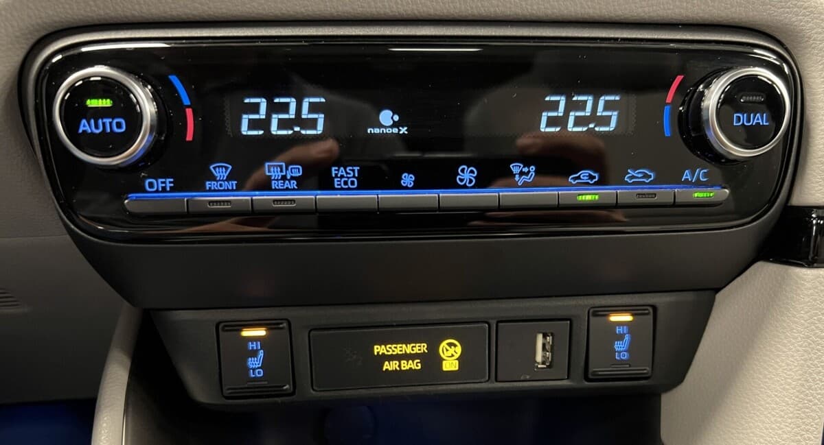 2023 Toyota YARIS - 6