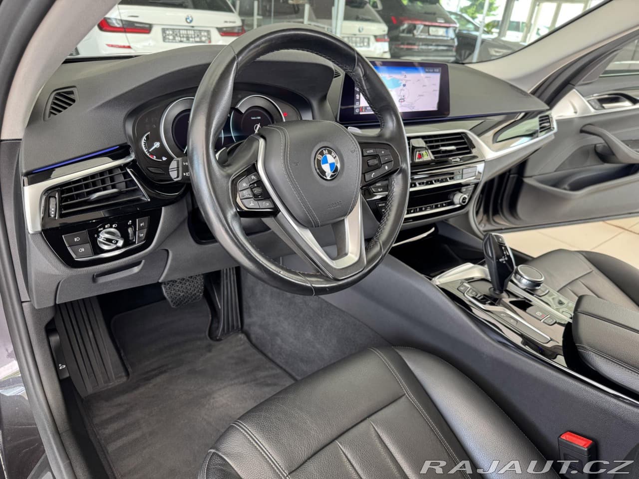2019 BMW 5-SERIES - 11