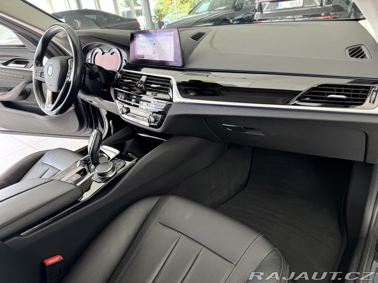 2019 BMW 5-SERIES - 13