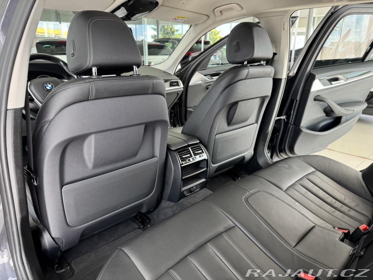 2019 BMW 5-SERIES - 17