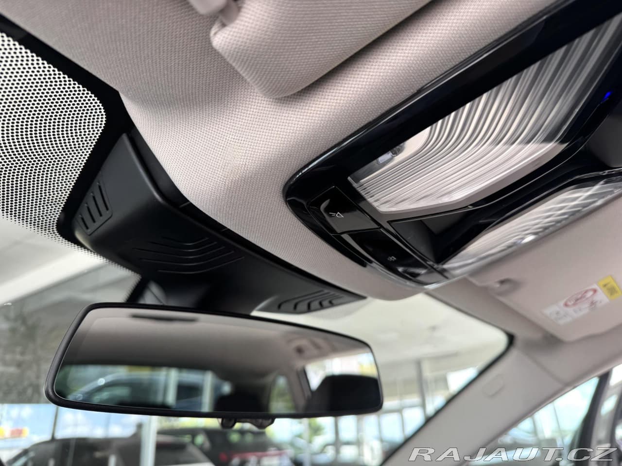2019 BMW 5-SERIES - 19