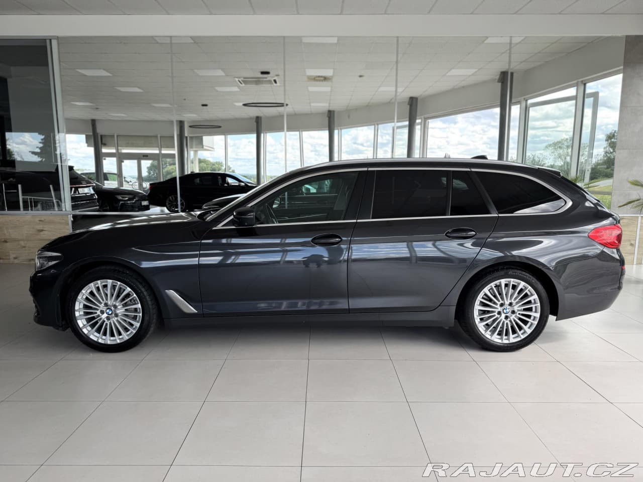 2019 BMW 5-SERIES - 8