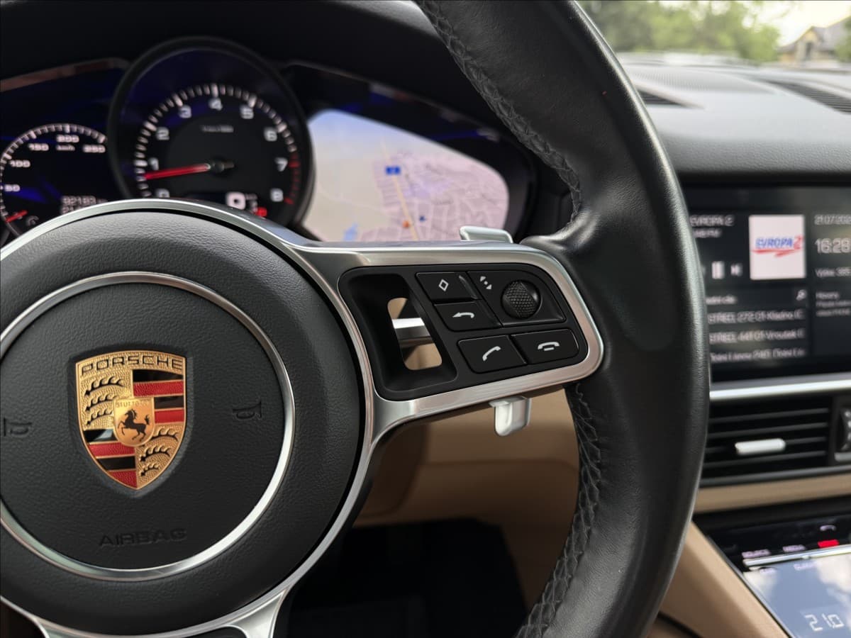 2020 Porsche CAYENNE - 14