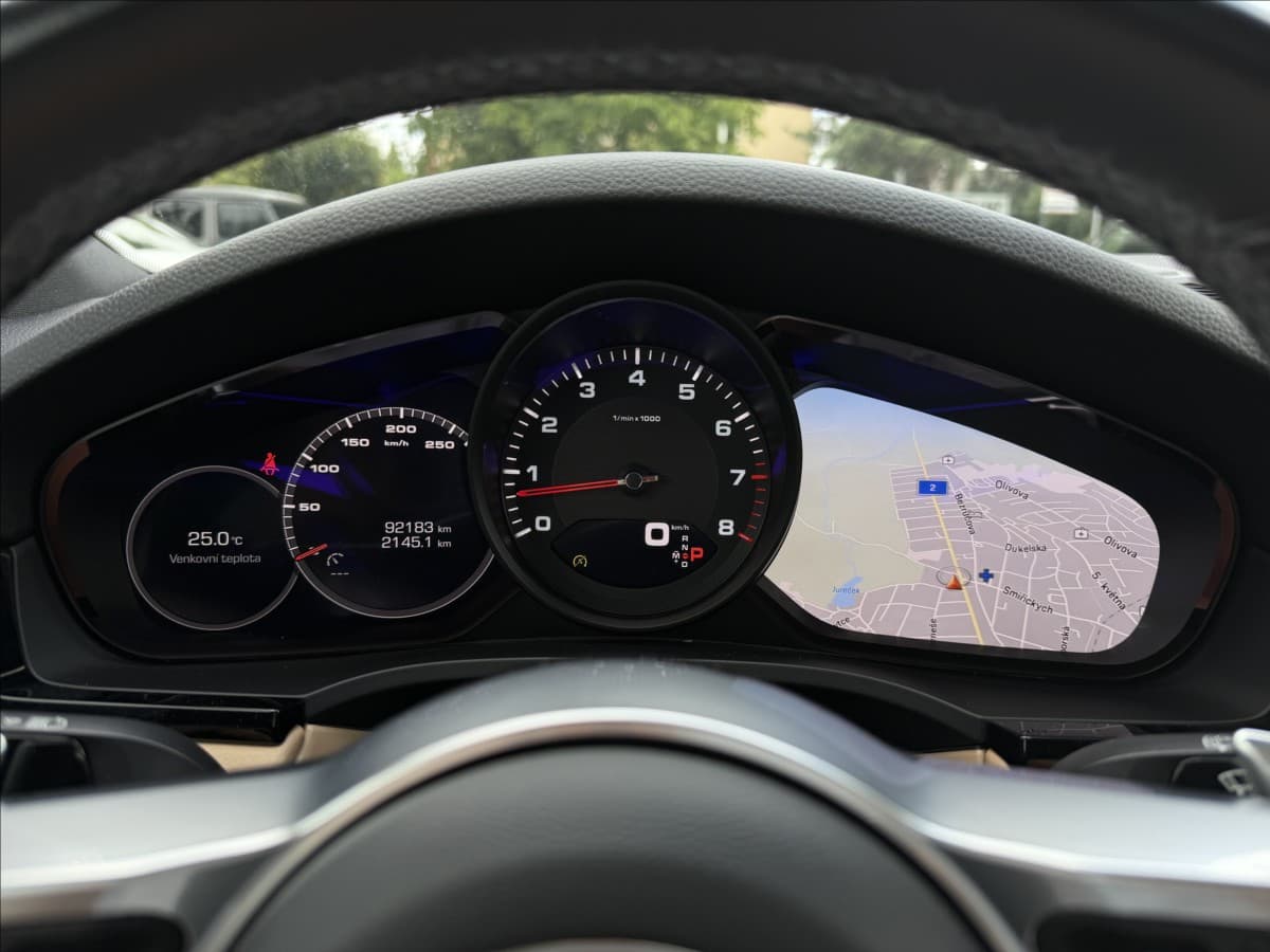 2020 Porsche CAYENNE - 16