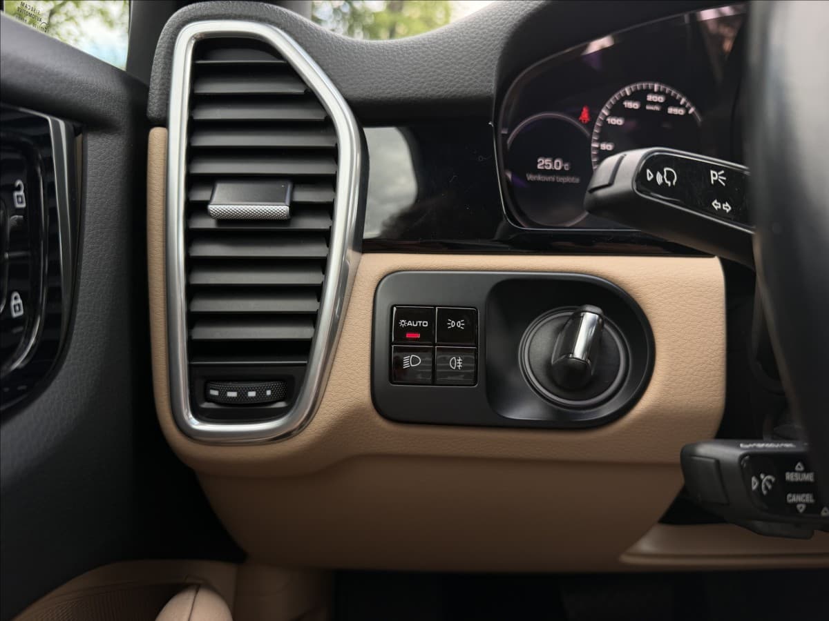 2020 Porsche CAYENNE - 17