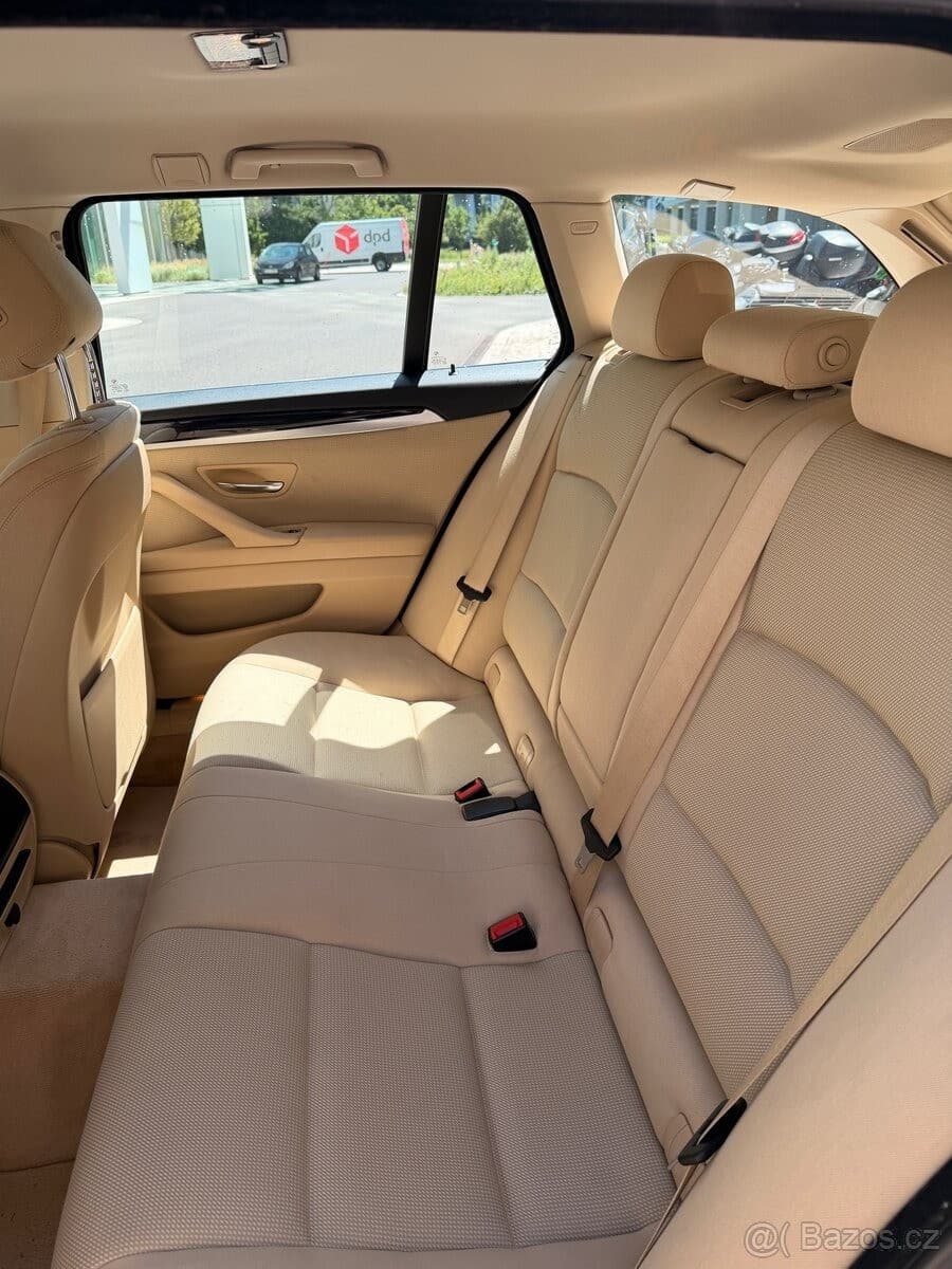 2015 BMW 5-SERIES - 11