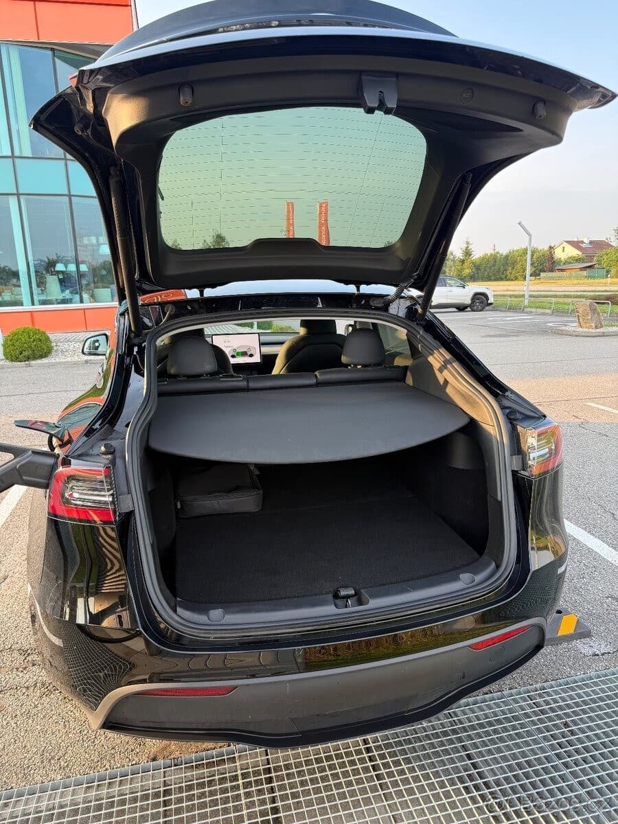 Tesla MODEL Y - 3