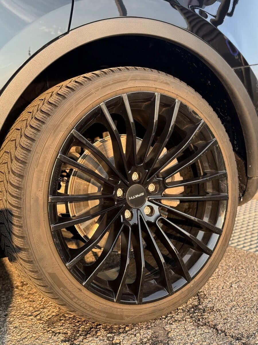 Tesla MODEL Y - 6
