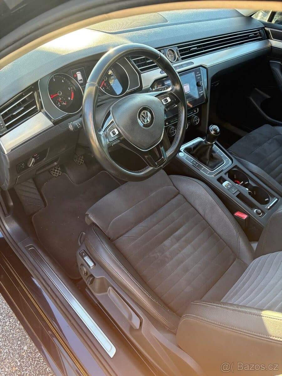 2018 Volkswagen PASSAT - 4