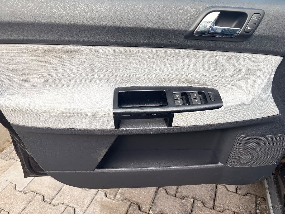 Volkswagen POLO - 8