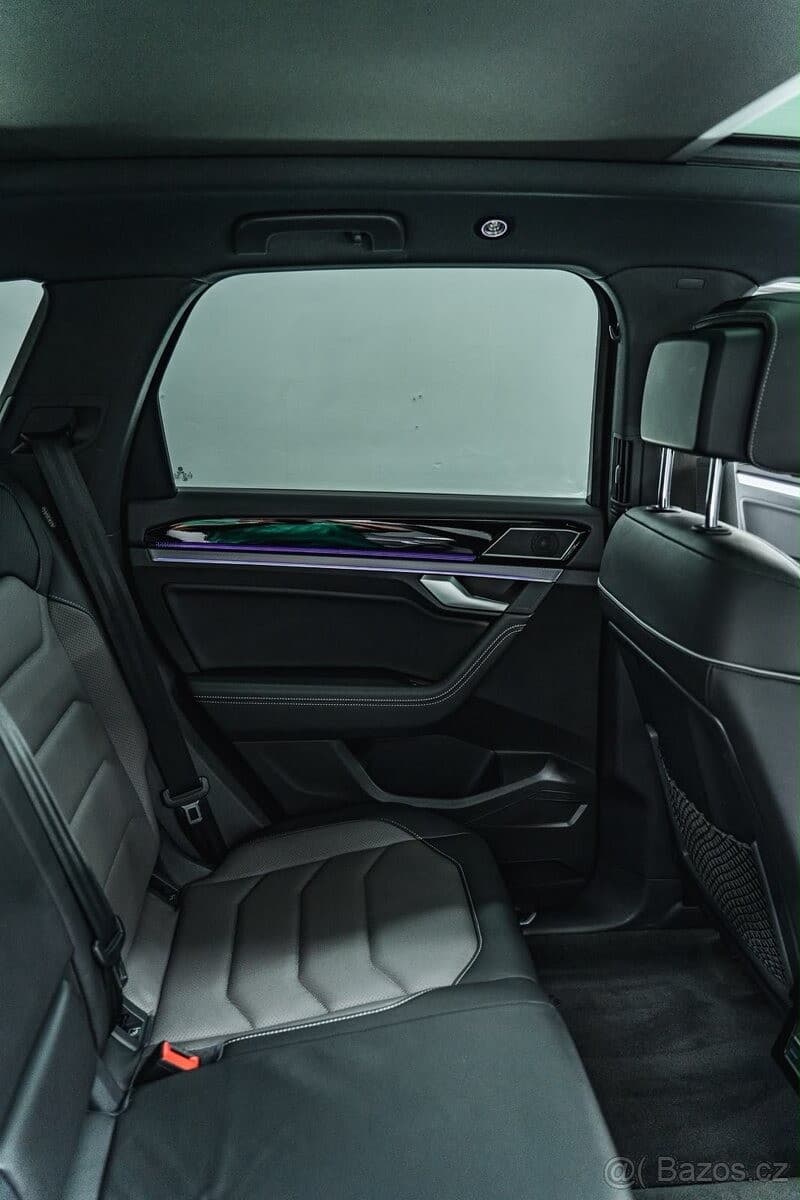 2022 Volkswagen TOUAREG - 13