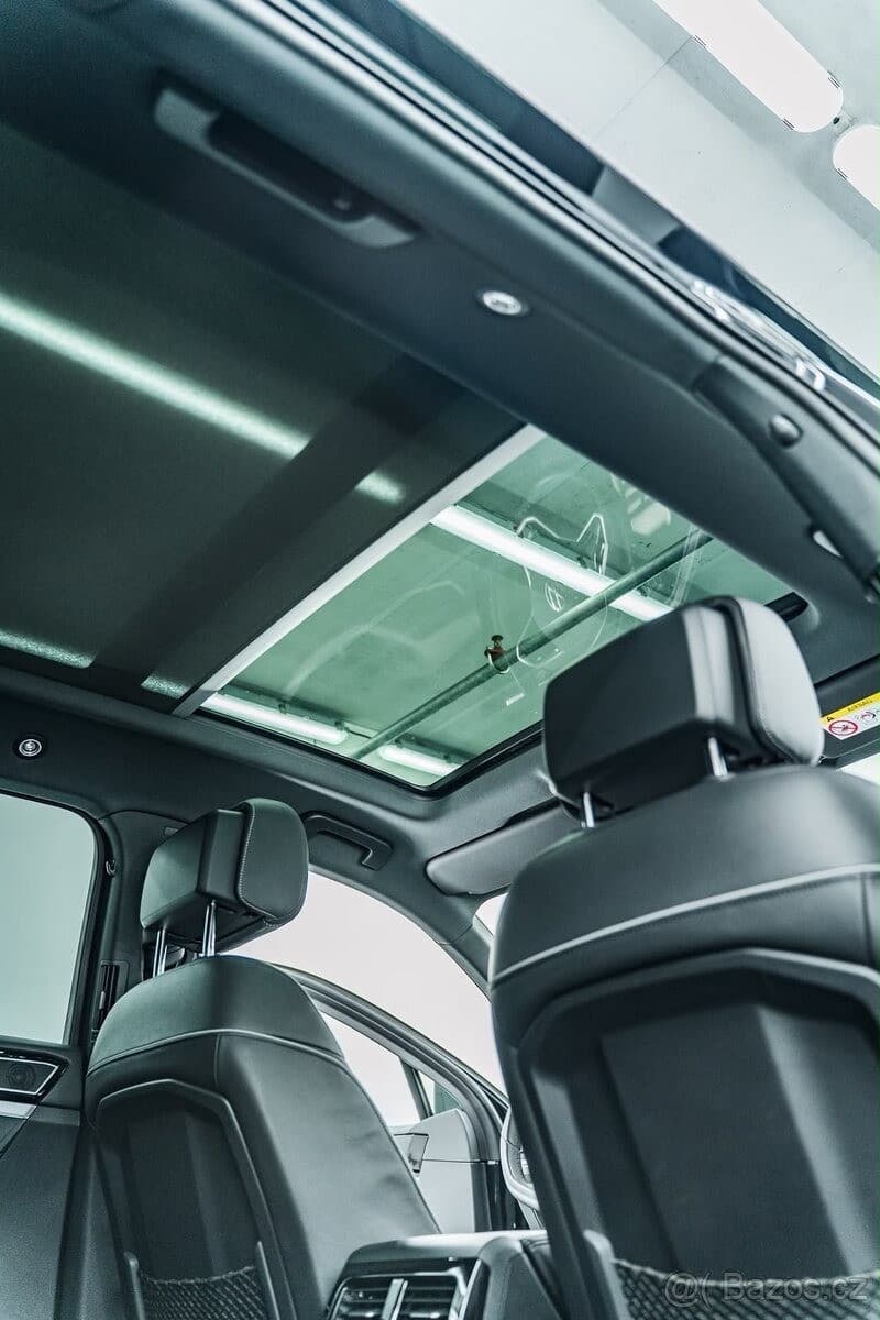 2022 Volkswagen TOUAREG - 14