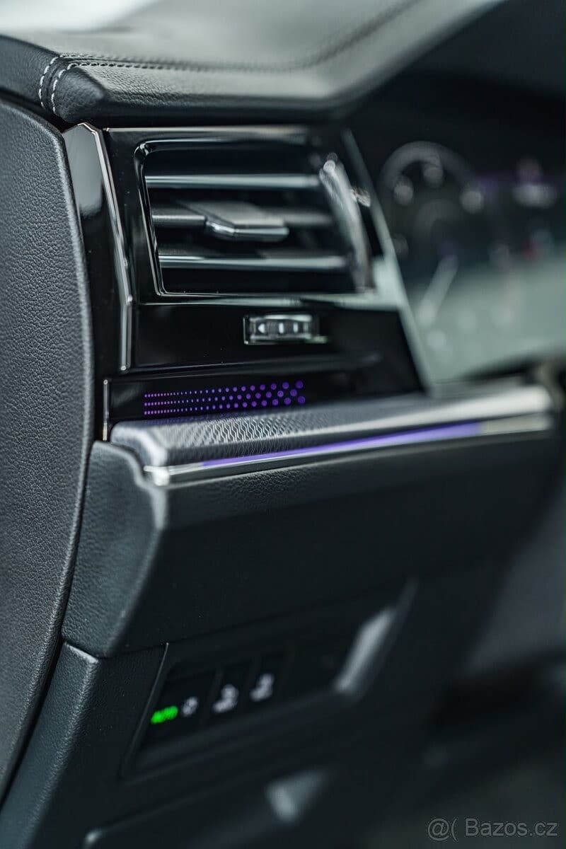 2022 Volkswagen TOUAREG - 19