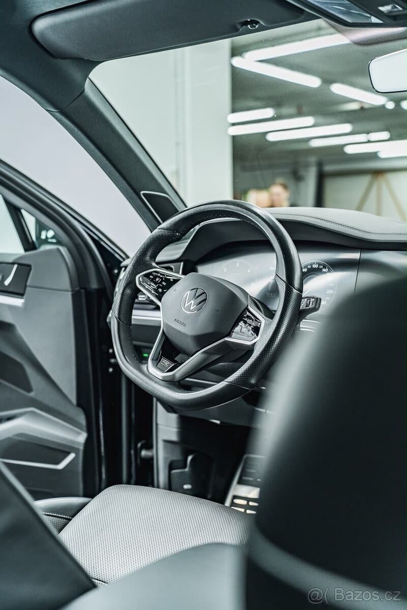 2022 Volkswagen TOUAREG - 8
