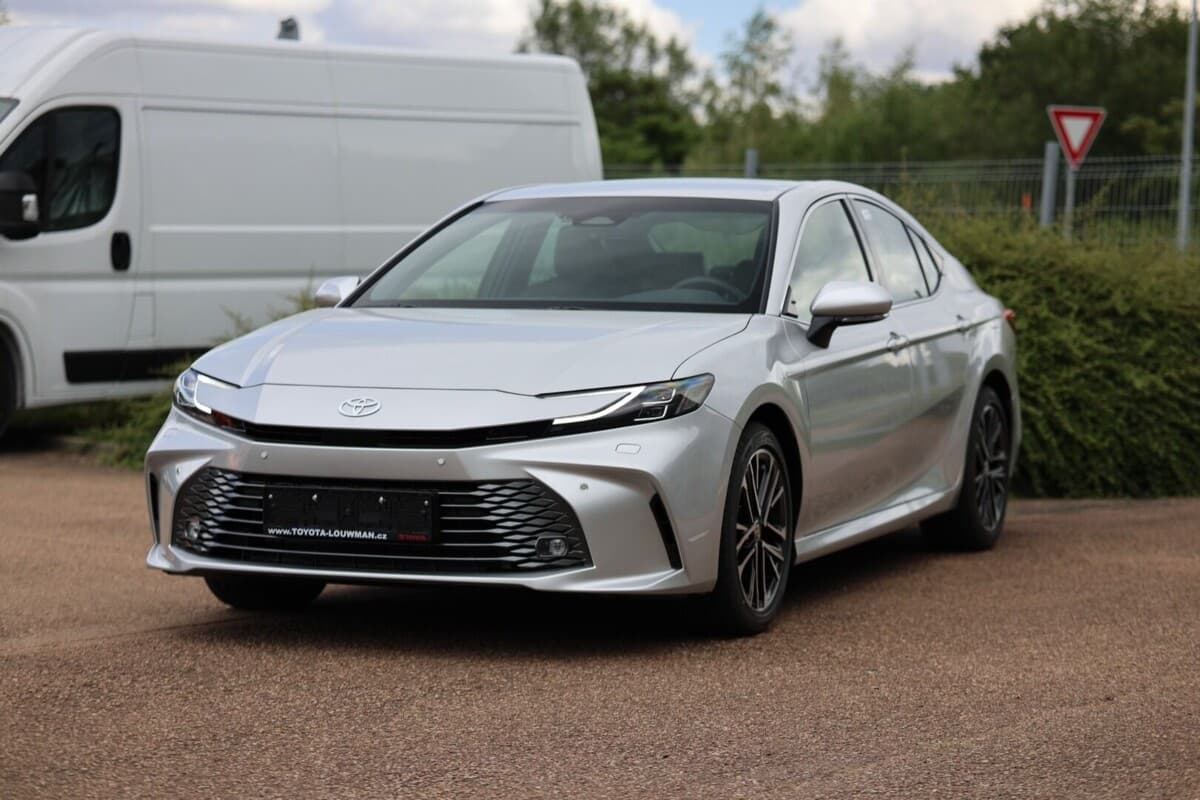 Toyota CAMRY - 8