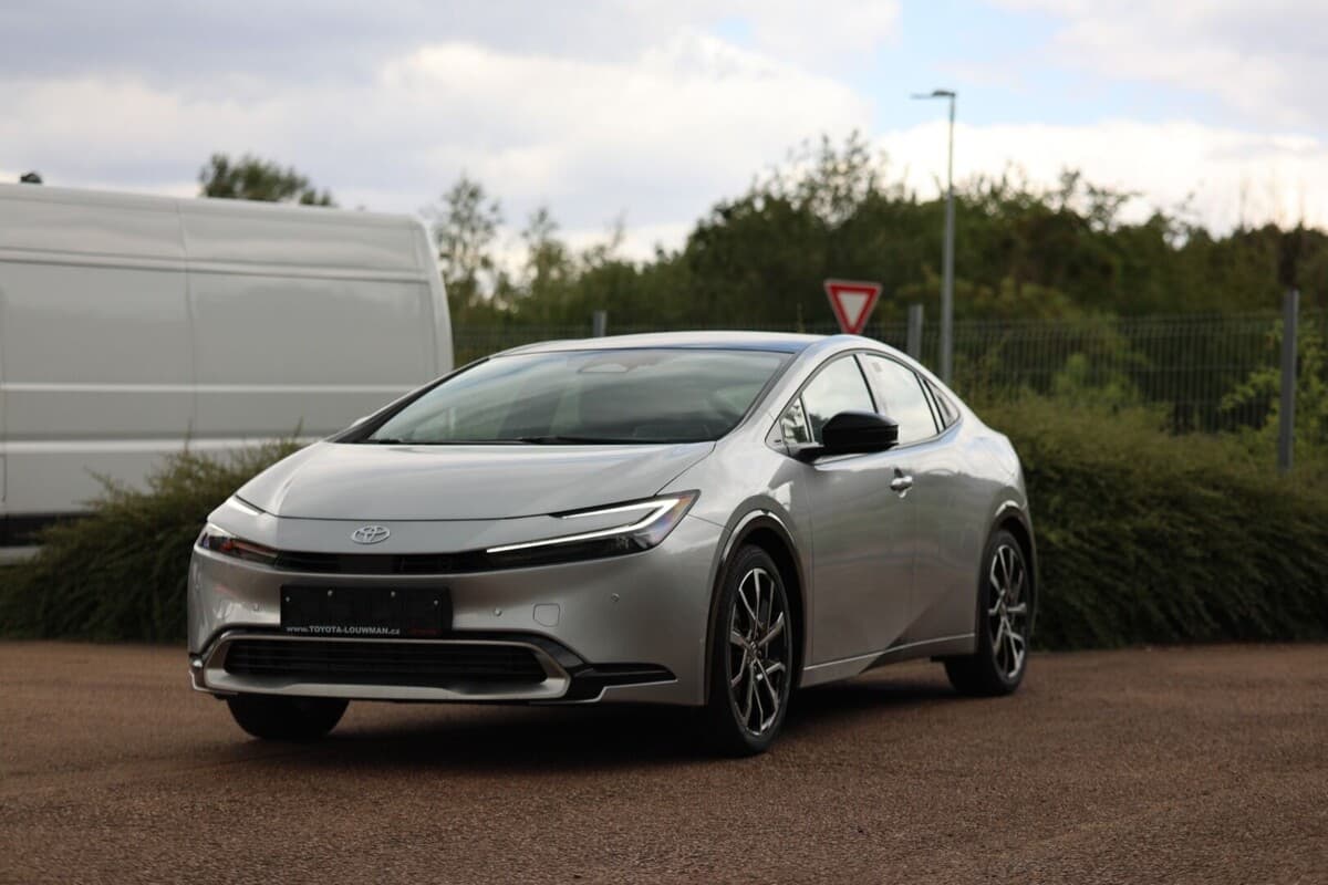 Toyota PRIUS - 3