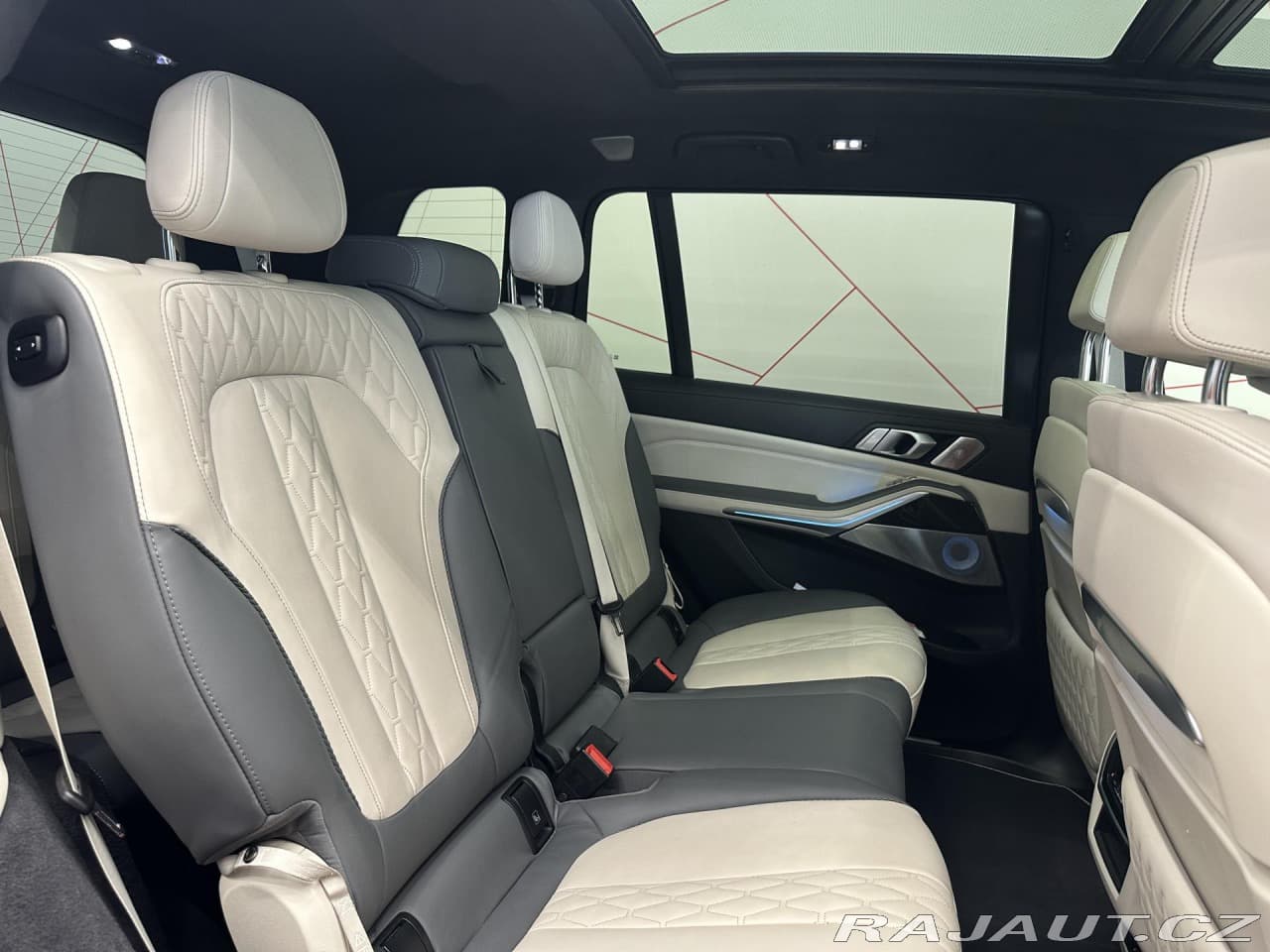 2023 BMW X7 - 13