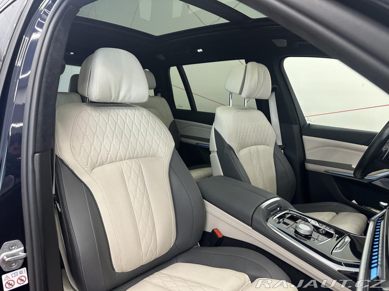 2023 BMW X7 - 9