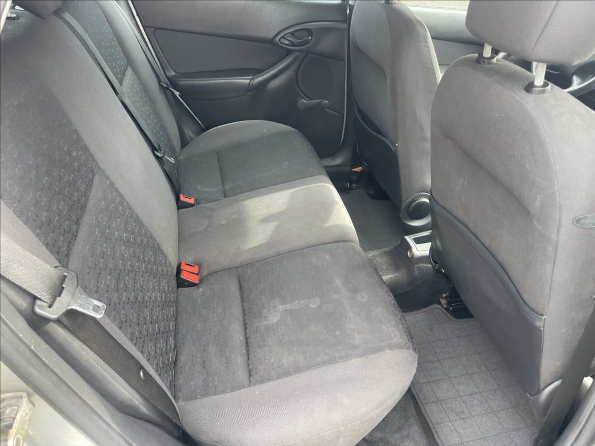2002 Ford FOCUS - 10