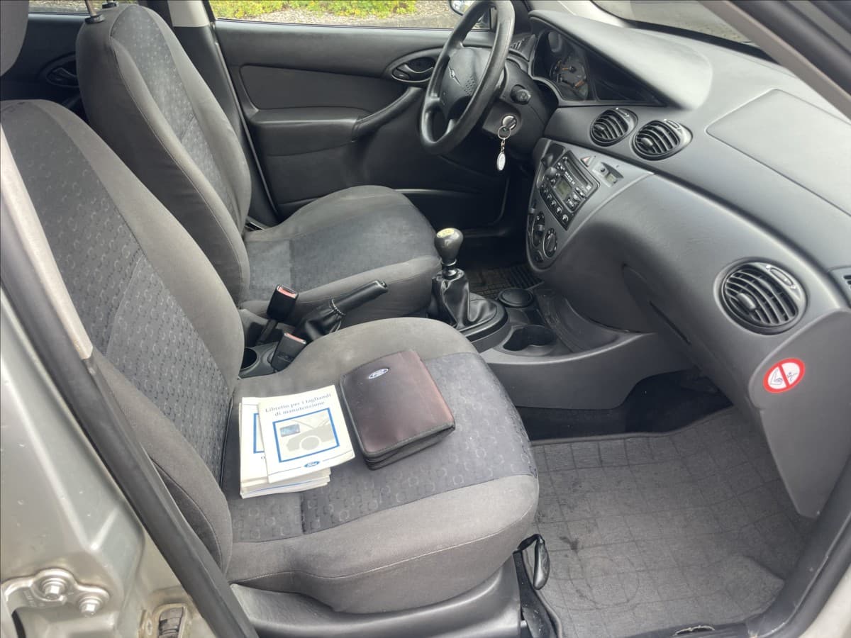 2002 Ford FOCUS - 11
